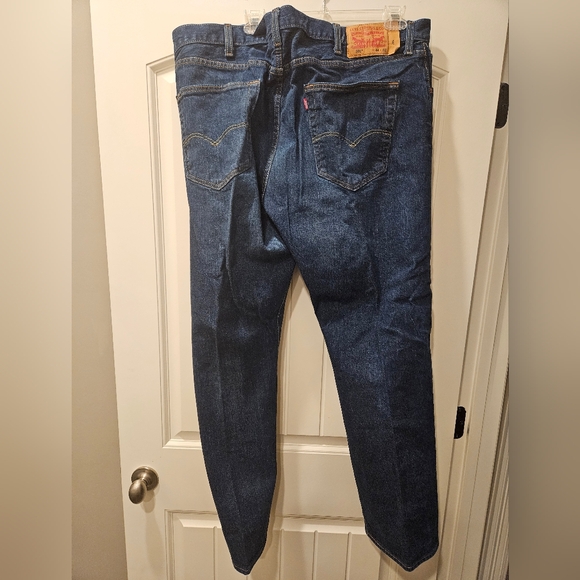 Levi's Men’s Button Fly 42x32 Jeans - Picture 2 of 5